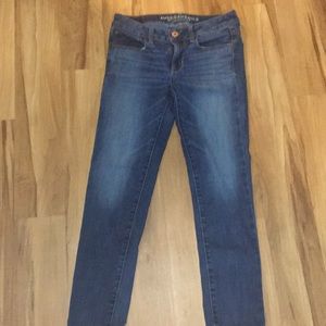 AE skinny jeans size 4 short